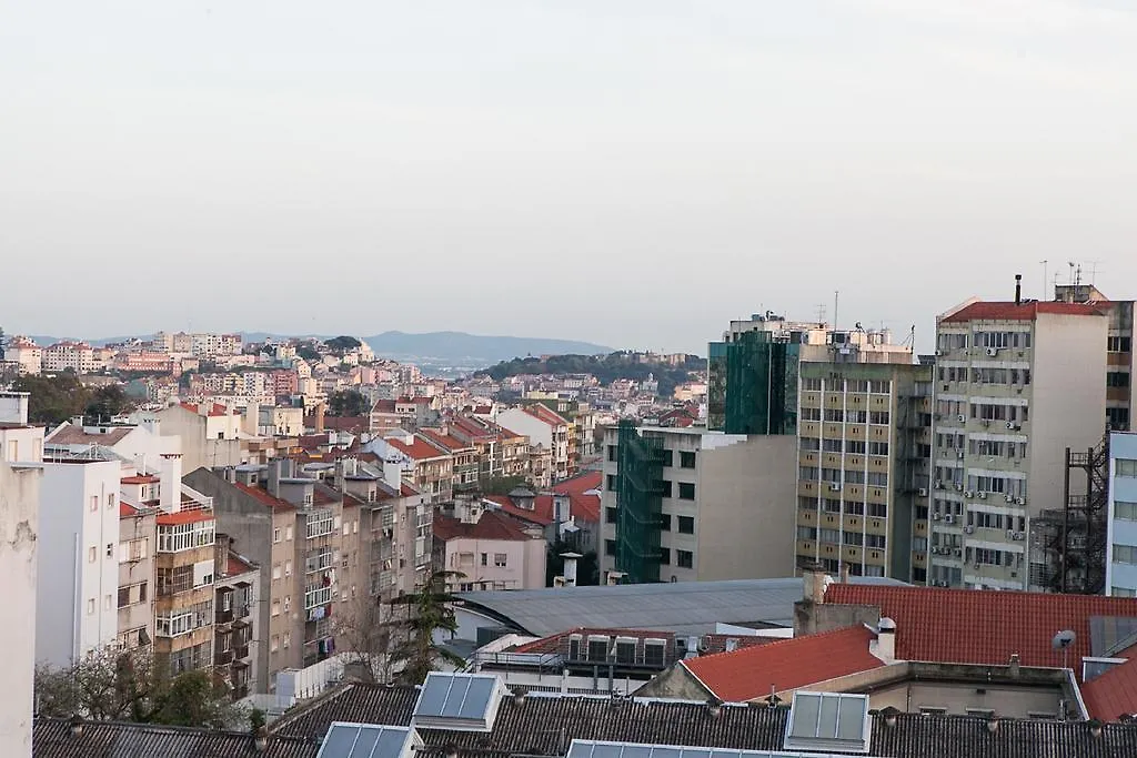 Charming Penthouse With Private Terrace Appartement Lissabon