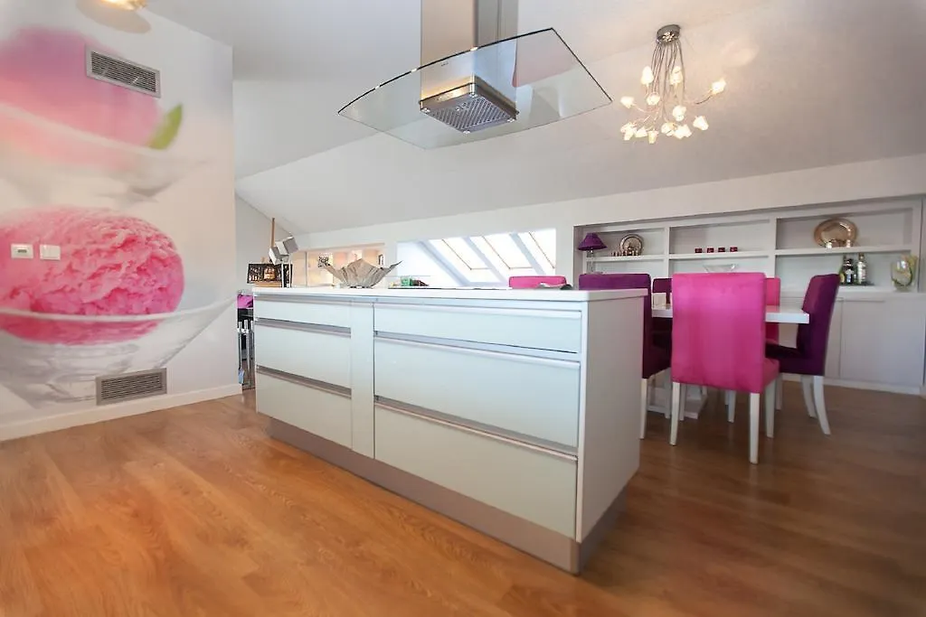 Charming Penthouse With Private Terrace Appartement Lissabon 0*,